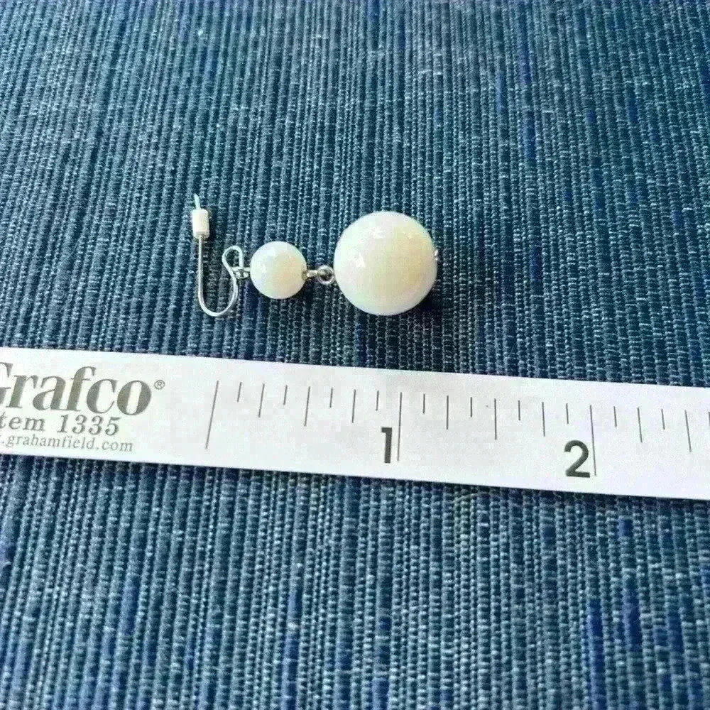 🏖️ Summer Jewelry SALE!! White beaded necklace and earring set. - Picture 8 of 8